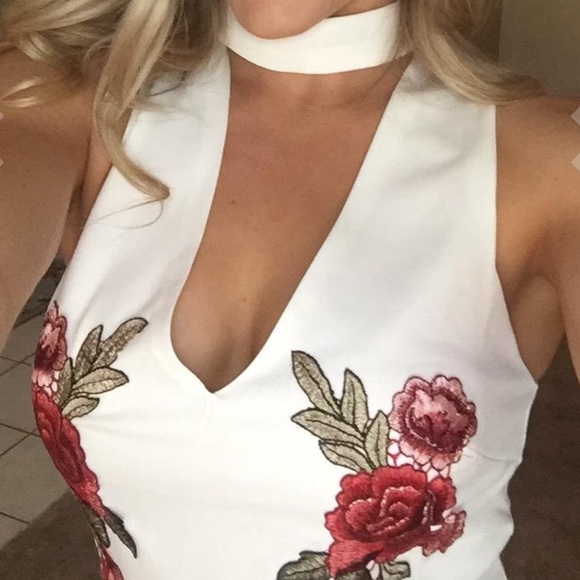 White Choker Deep V Neck Floral Romper Jumpsuit - Picture 4 of 8
